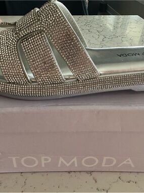 TOP MODA Silver Rhinestone Slide Sandals